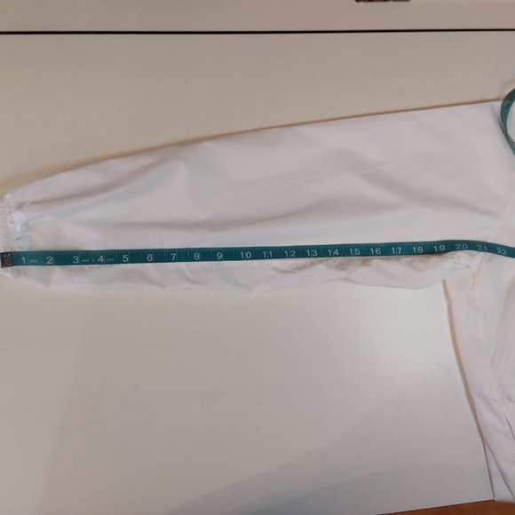 North Face White Wind BreakerWomen's Size Medium (Flaw) Small Blue Ink Mark - Picture 7 of 8